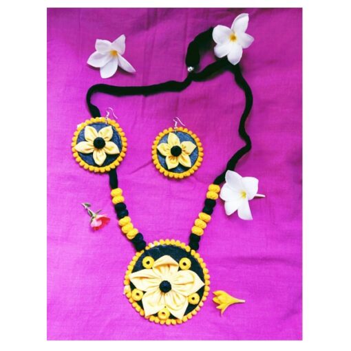 Fabric-flower-necklace